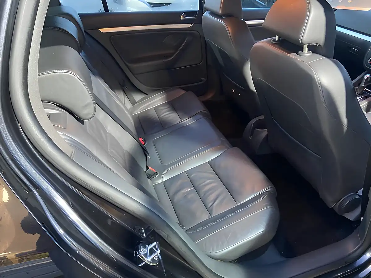 Used 2008 Volkswagen Golf R32 Black - Interior and Exterior details 10