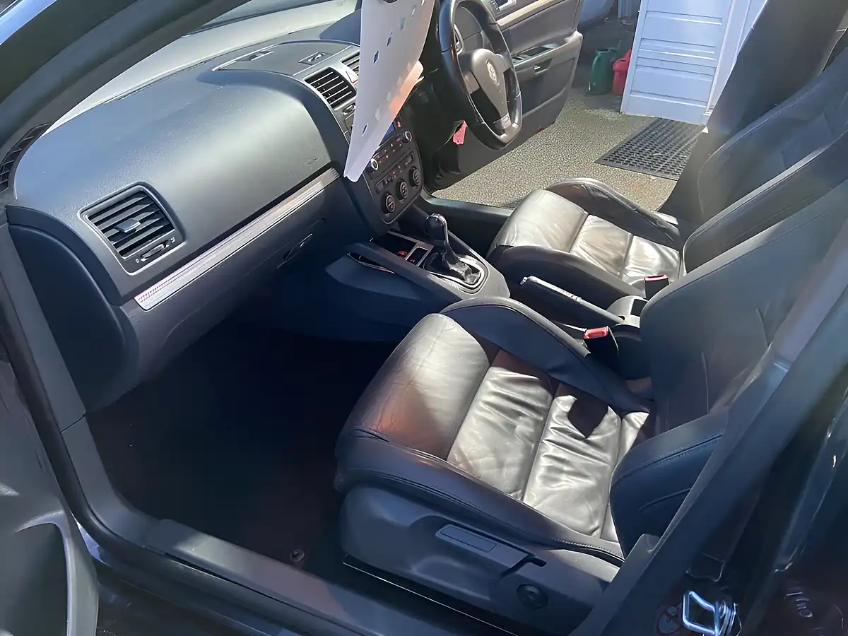 Used 2008 Volkswagen Golf R32 Black - Interior and Exterior details 11