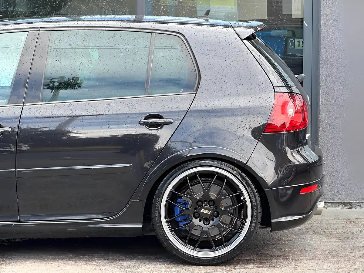 Used 2008 Volkswagen Golf R32 Black - Interior and Exterior details 9