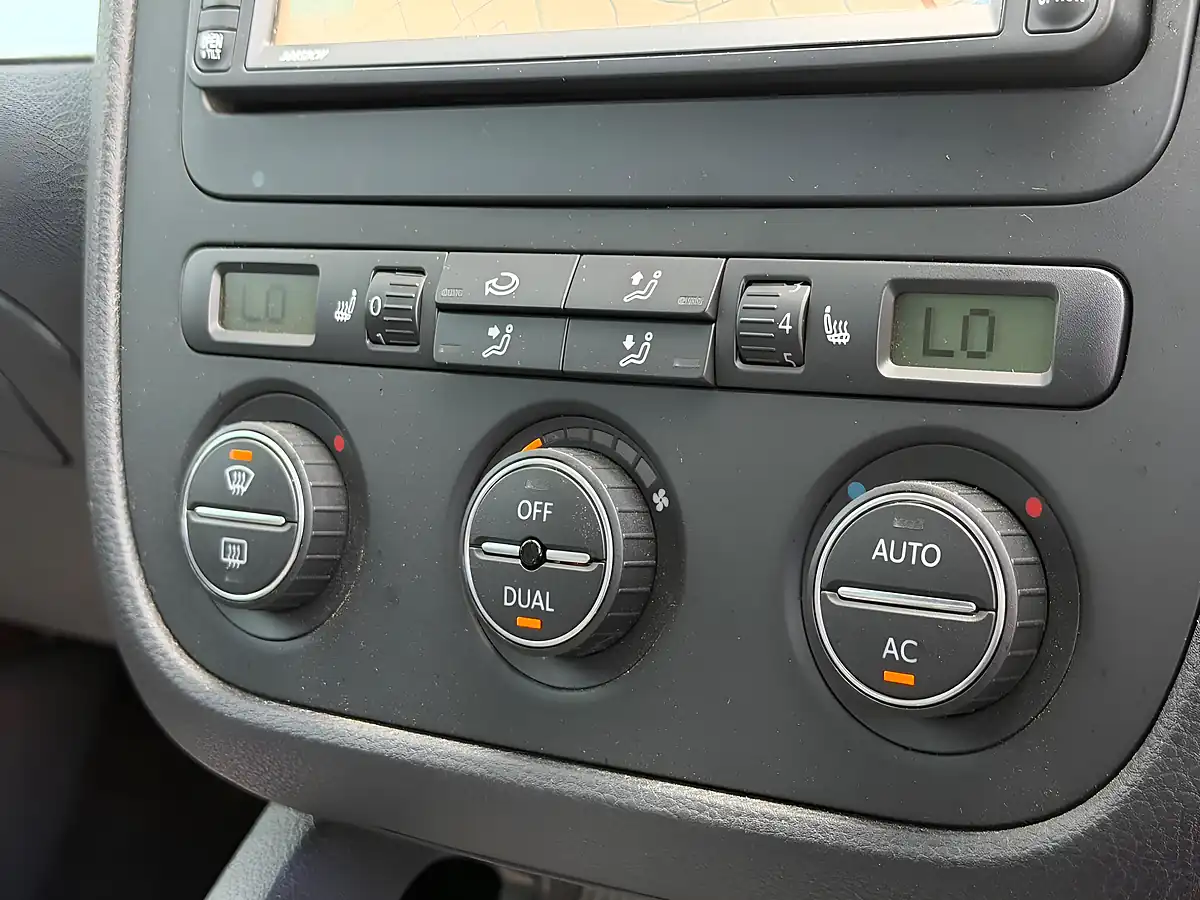 Used 2008 Volkswagen Golf R32 Dsg 4Motion Black - Interior and Exterior details 15