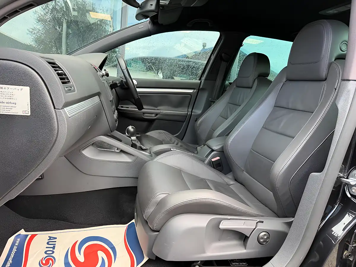 Used 2008 Volkswagen Golf R32 Dsg 4Motion Black - Interior and Exterior details 4