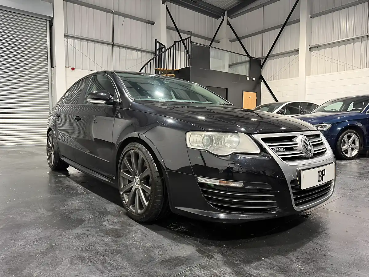 Used 2008 Volkswagen Passat R36 Black - Front View