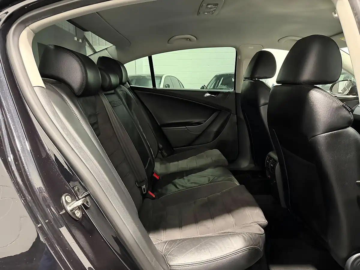 Used 2008 Volkswagen Passat R36 Black - Interior and Exterior details 20
