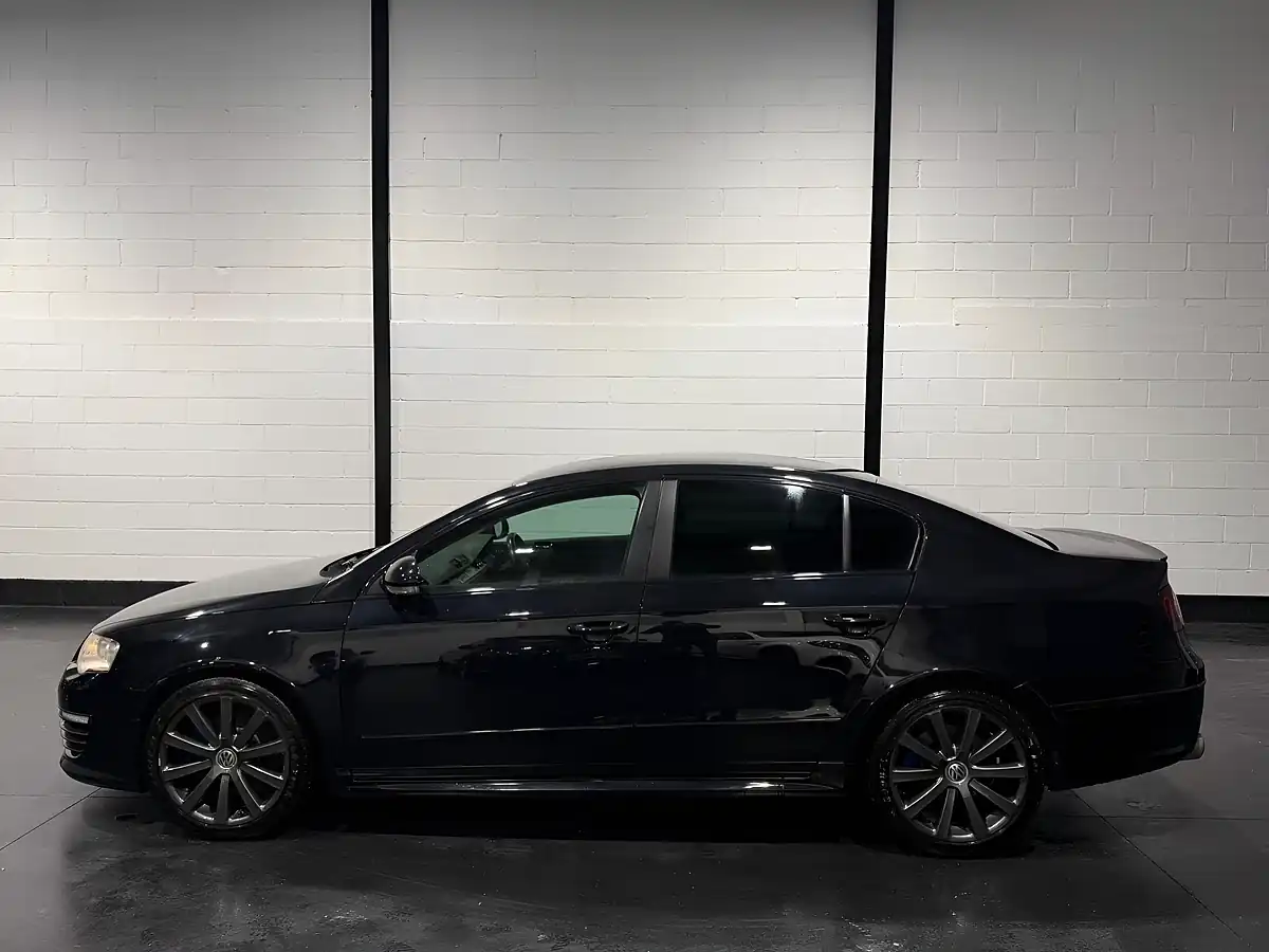 Used 2008 Volkswagen Passat R36 Black - Interior and Exterior details 9