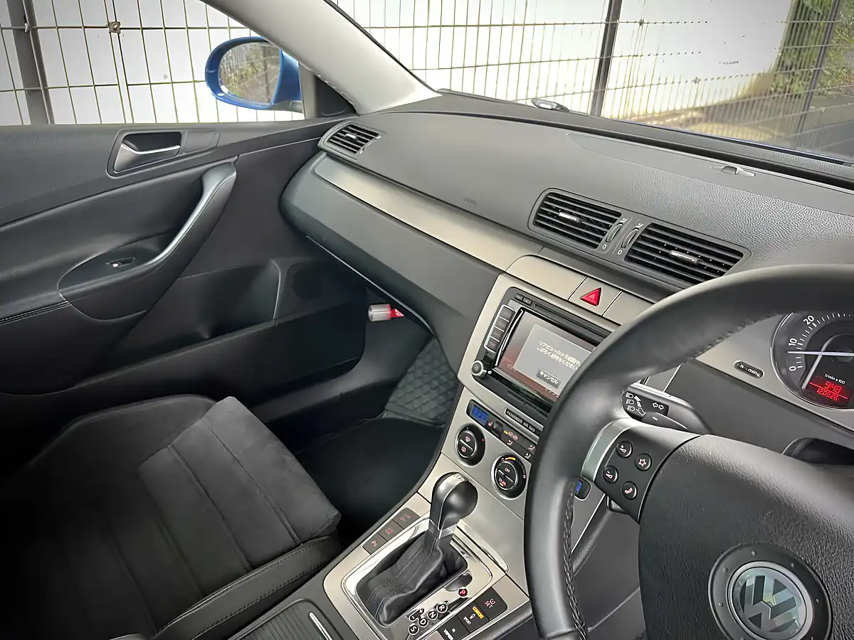 Used 2008 Volkswagen Passat R36 Blue - Interior and Exterior details 11