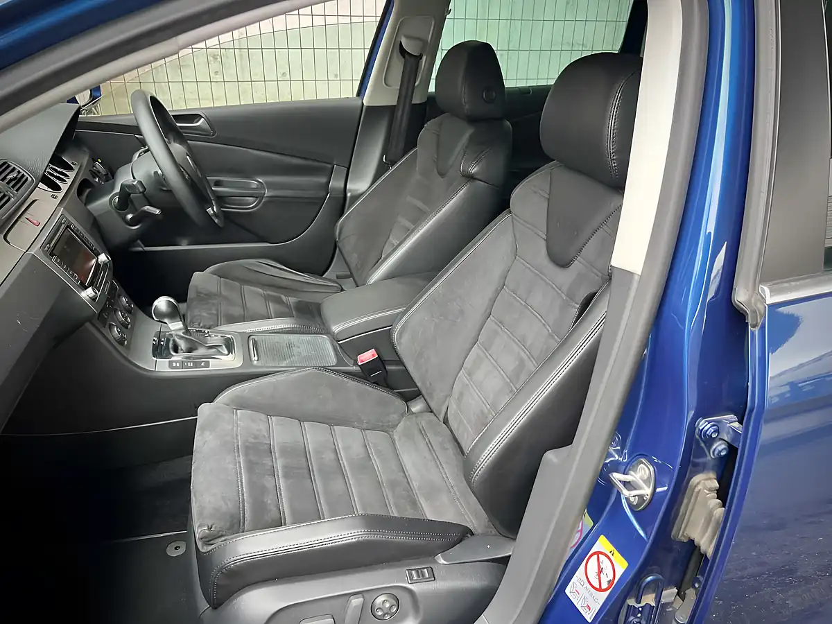 Used 2008 Volkswagen Passat R36 Blue - Interior and Exterior details 13