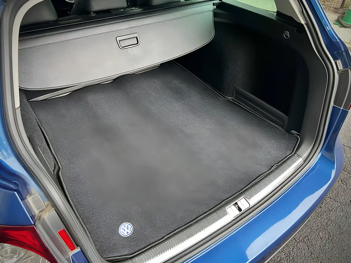 Used 2008 Volkswagen Passat R36 Blue - Interior and Exterior details 16