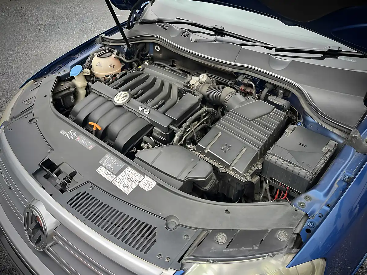 Used 2008 Volkswagen Passat R36 Blue - Interior and Exterior details 18