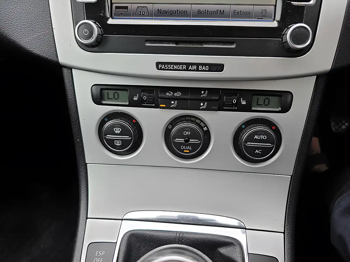 Used 2008 Volkswagen Passat Sport Black - Interior and Exterior details 15