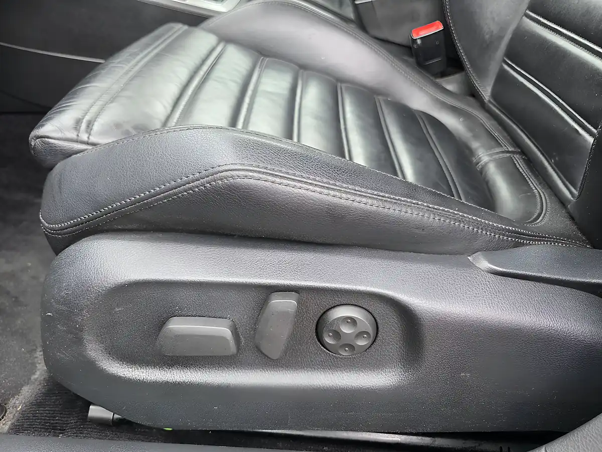 Used 2008 Volkswagen Passat Sport Black - Interior and Exterior details 16