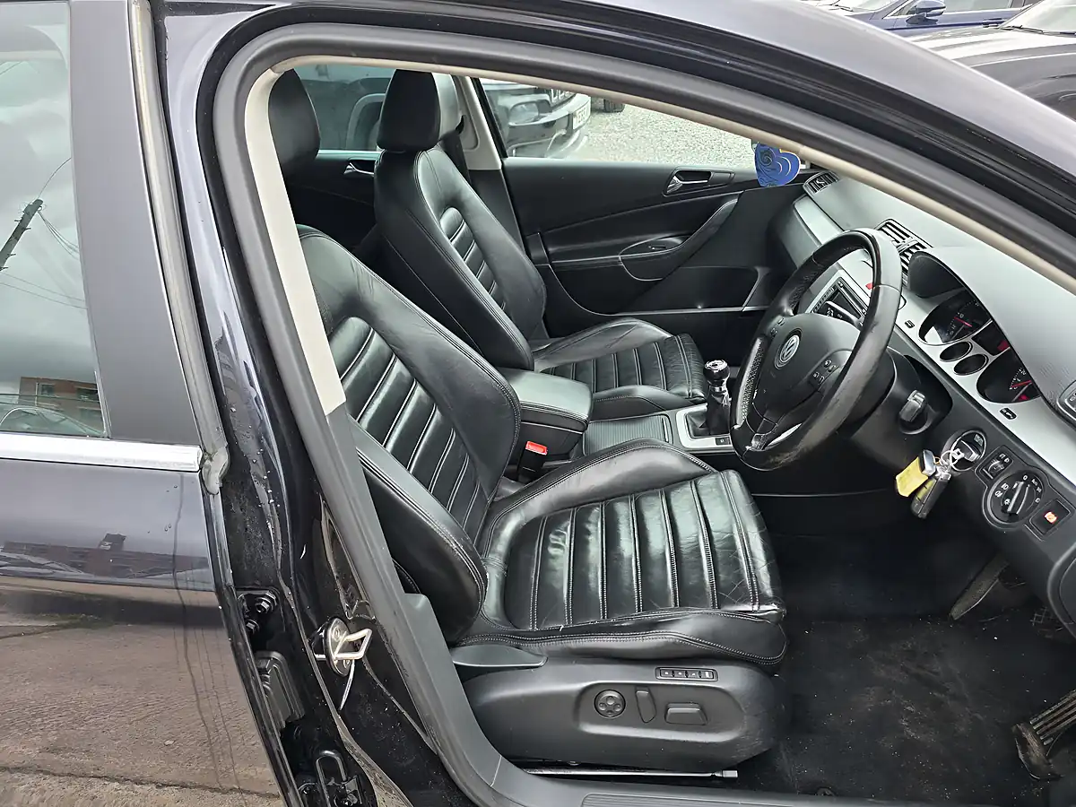 Used 2008 Volkswagen Passat Sport Black - Interior and Exterior details 9