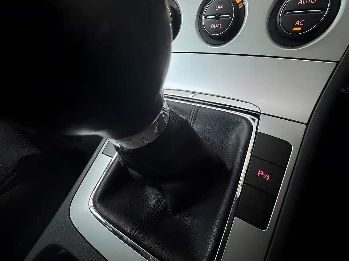 Used 2008 Volkswagen Passat Sport Graphite Blue - Interior and Exterior details 14