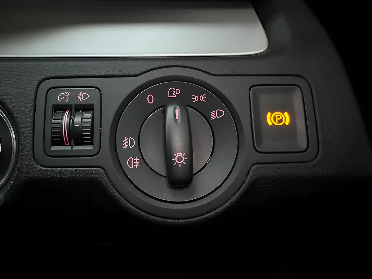 Used 2008 Volkswagen Passat Sport Graphite Blue - Interior and Exterior details 15