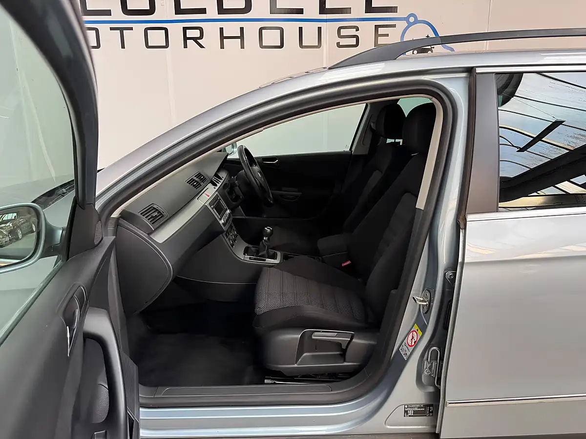 Used 2008 Volkswagen Passat Sport Graphite Blue - Interior and Exterior details 8