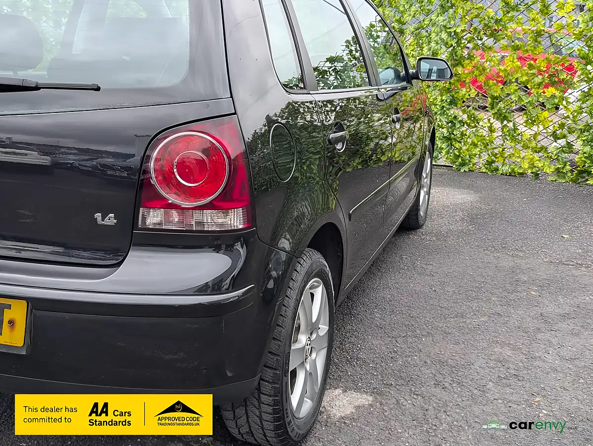 Used 2008 Volkswagen Polo Match Black - Interior and Exterior details 9