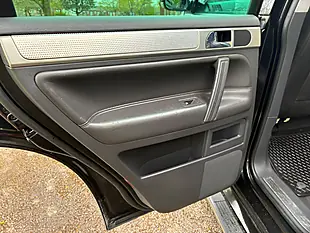 Used 2008 Volkswagen Touareg R50 Black - Interior and Exterior details 10