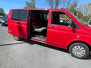 Used 2008 Volkswagen Transporter Shuttle T30 Se Red - Interior and Exterior details 10