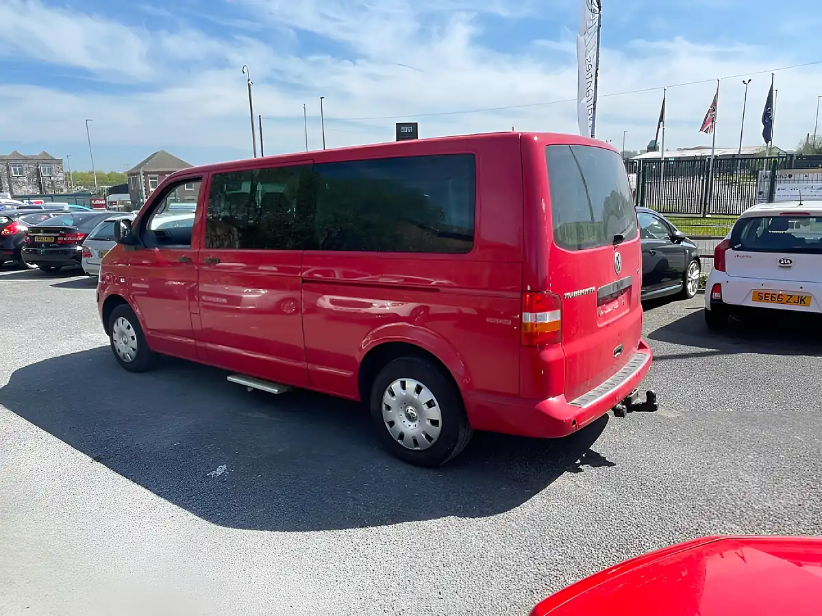 Used 2008 Volkswagen Transporter Shuttle T30 Se Red - Interior and Exterior details 5