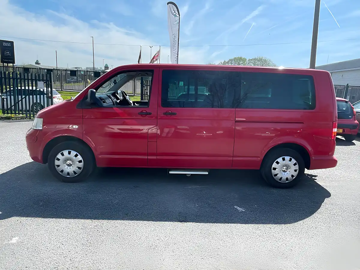 Used 2008 Volkswagen Transporter Shuttle T30 Se Red - Interior and Exterior details 6