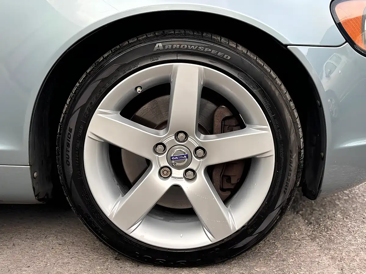 Used 2008 Volvo C70 Se Geartronic Blue - Interior and Exterior details 16