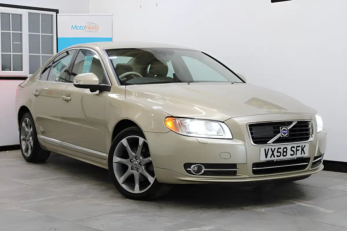 Used 2008 Volvo S80 Executive Gold - Front View