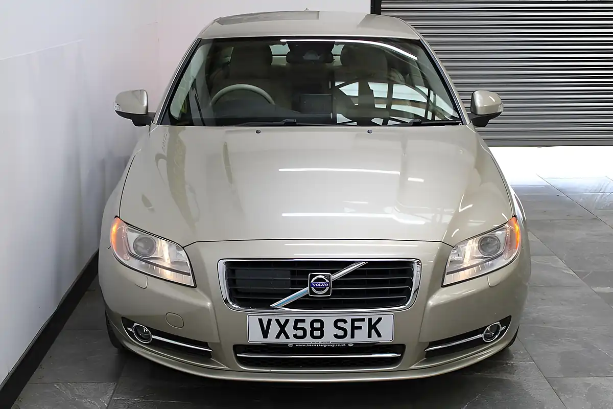 Used 2008 Volvo S80 Executive Gold - Interior and Exterior details 13