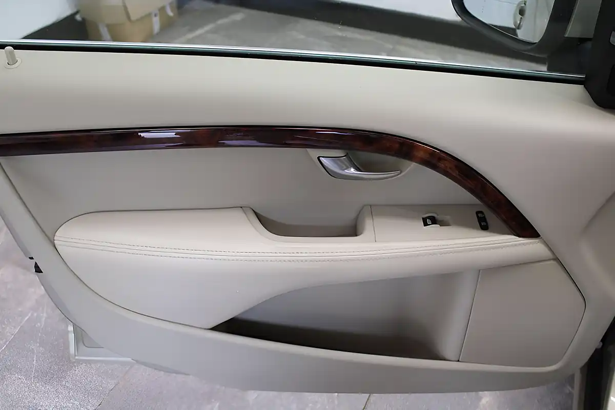 Used 2008 Volvo S80 Executive Gold - Interior and Exterior details 15
