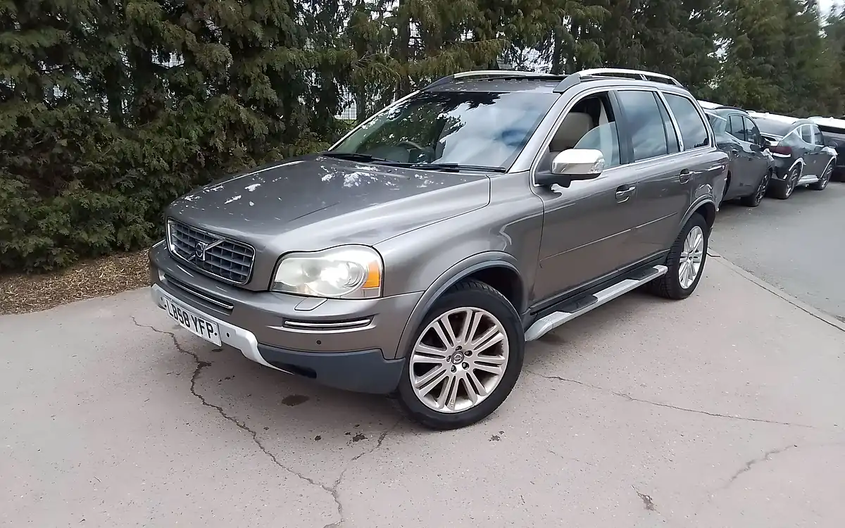 Used 2008 Volvo XC90 Executive Grey - Front View
