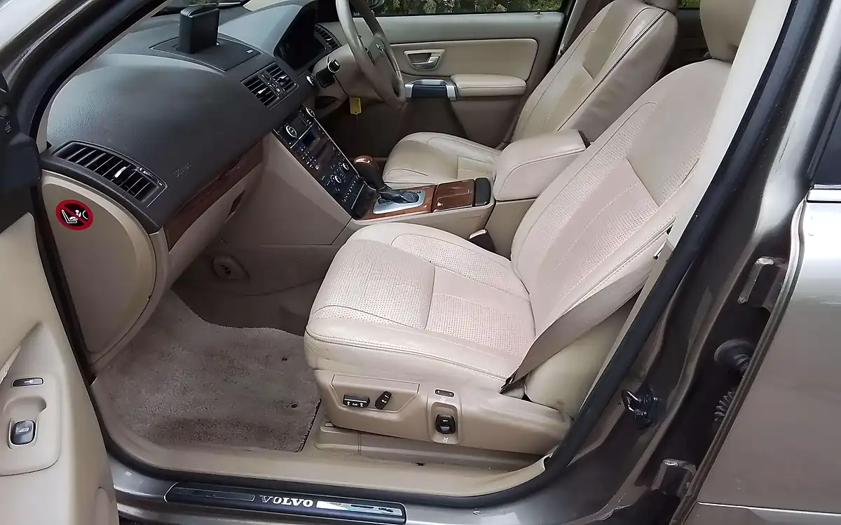 Used 2008 Volvo XC90 Executive Grey - Interior and Exterior details 10