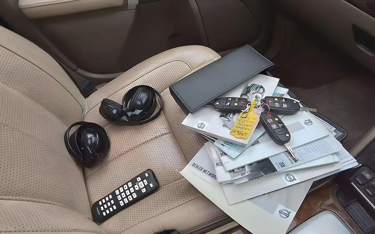 Used 2008 Volvo XC90 Executive Grey - Interior and Exterior details 8