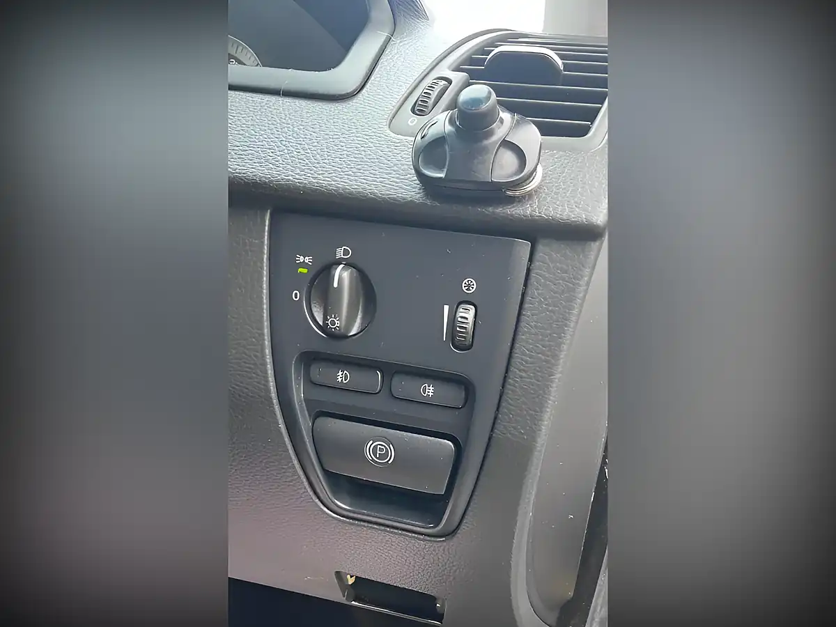 Used 2008 Volvo XC90 Se Lux Grey - Interior and Exterior details 14