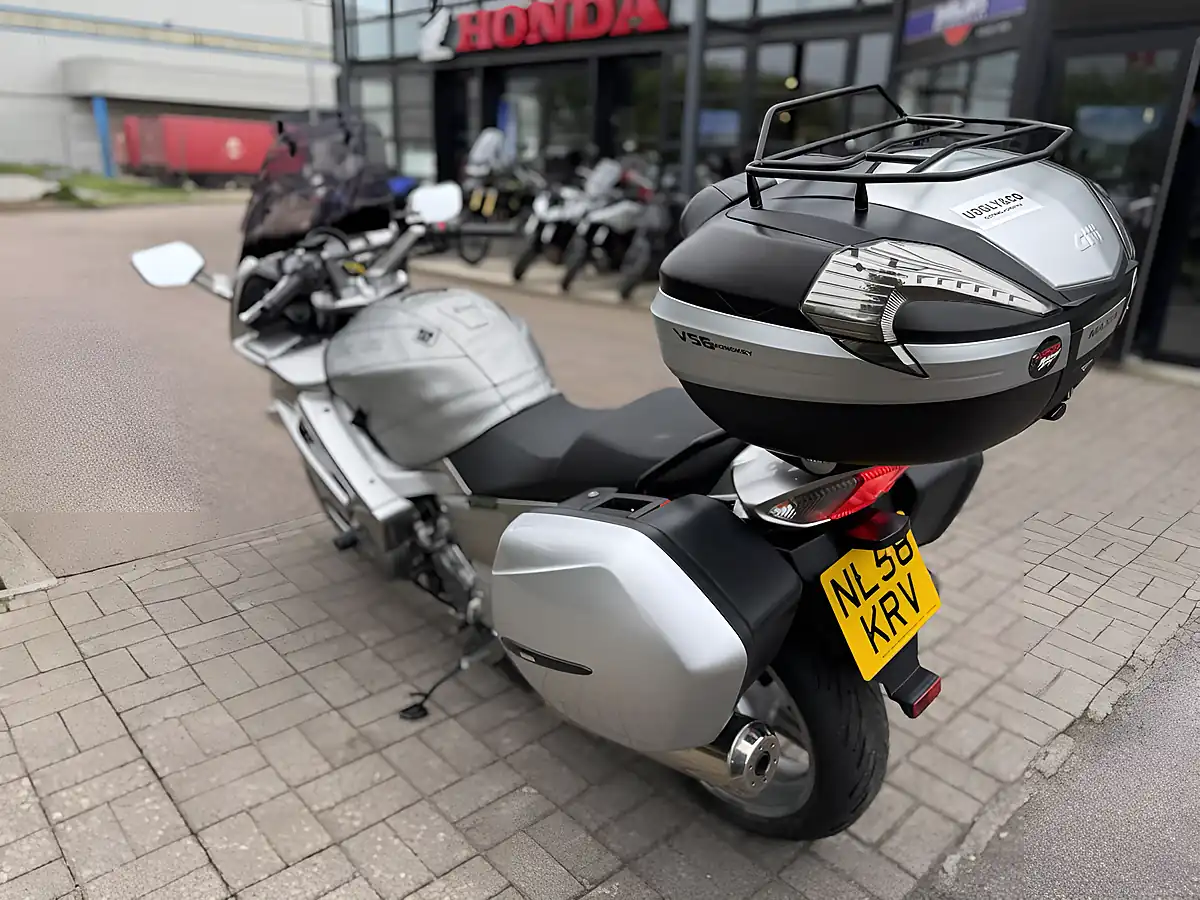 Used 2008 Yamaha FJR1300 a Silver - Interior and Exterior details 7