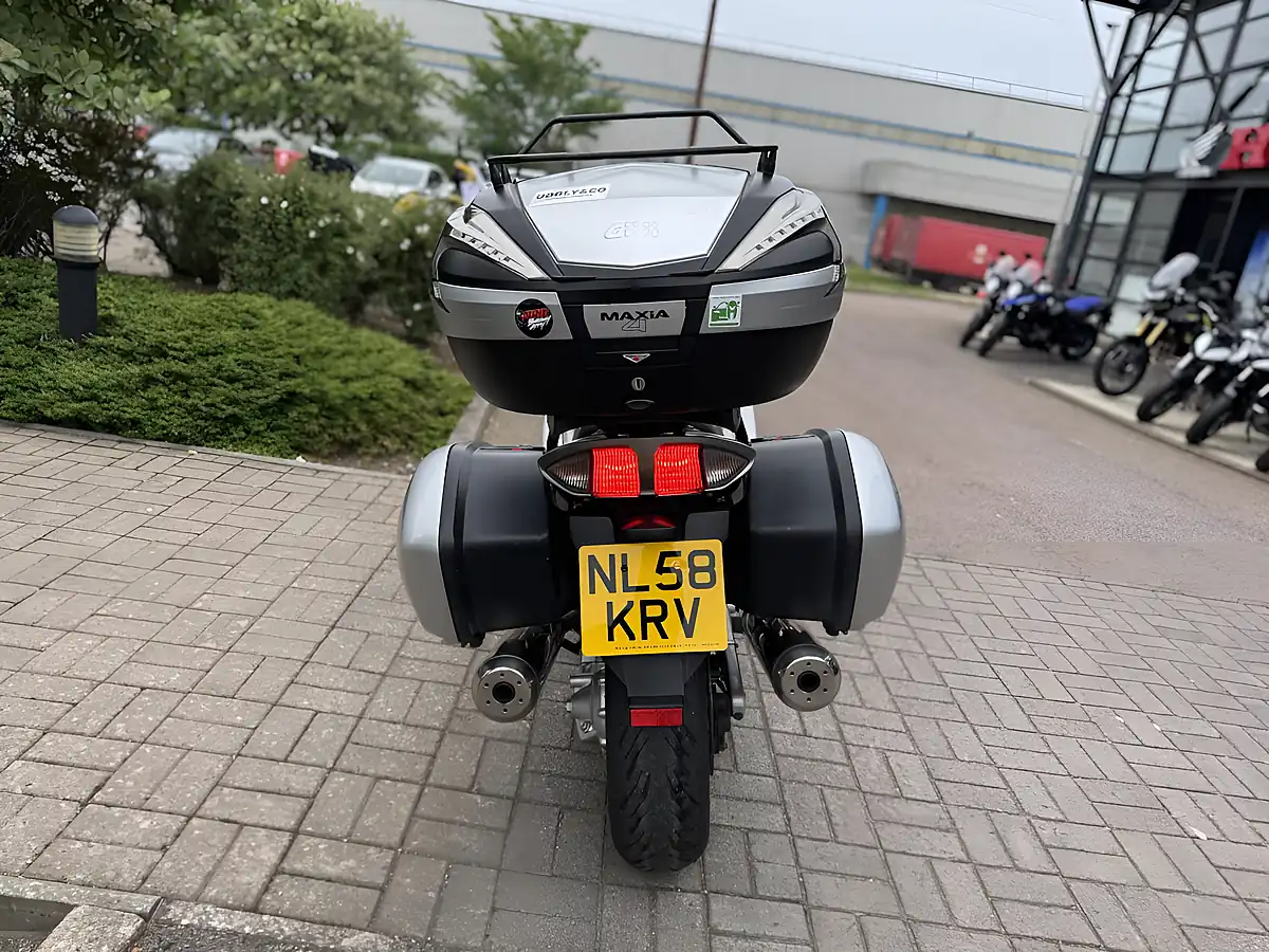 Used 2008 Yamaha FJR1300 a Silver - Interior and Exterior details 8