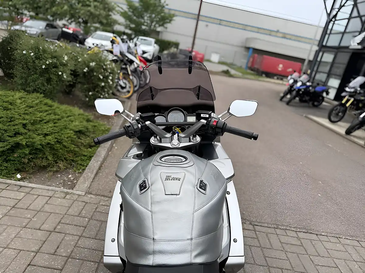 Used 2008 Yamaha FJR1300 a Silver - Interior and Exterior details 9