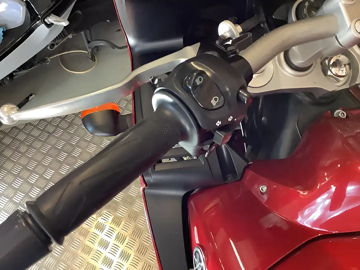 Used 2008 Yamaha Fz FZ1 - Interior and Exterior details 18