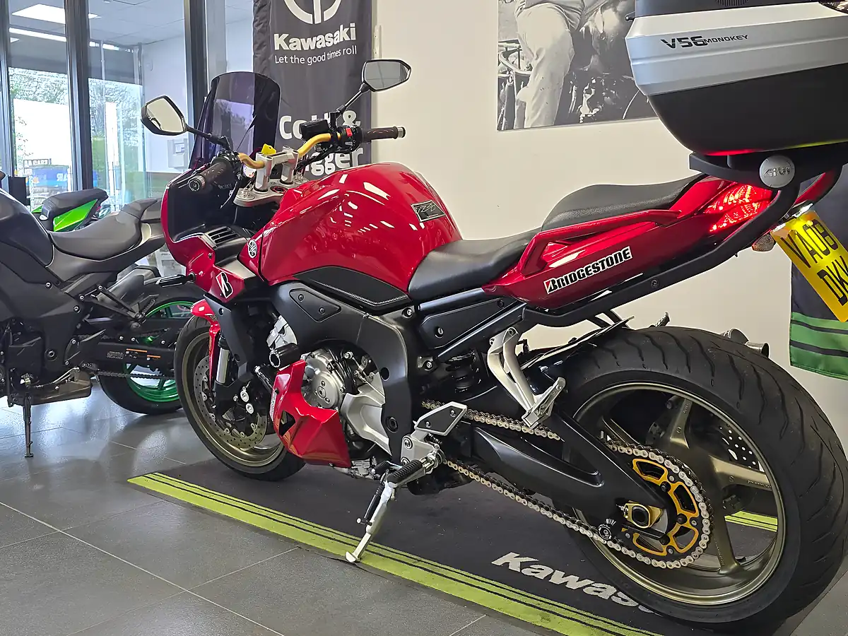Used 2008 Yamaha FZ1 Fazer Red - Interior and Exterior details 12