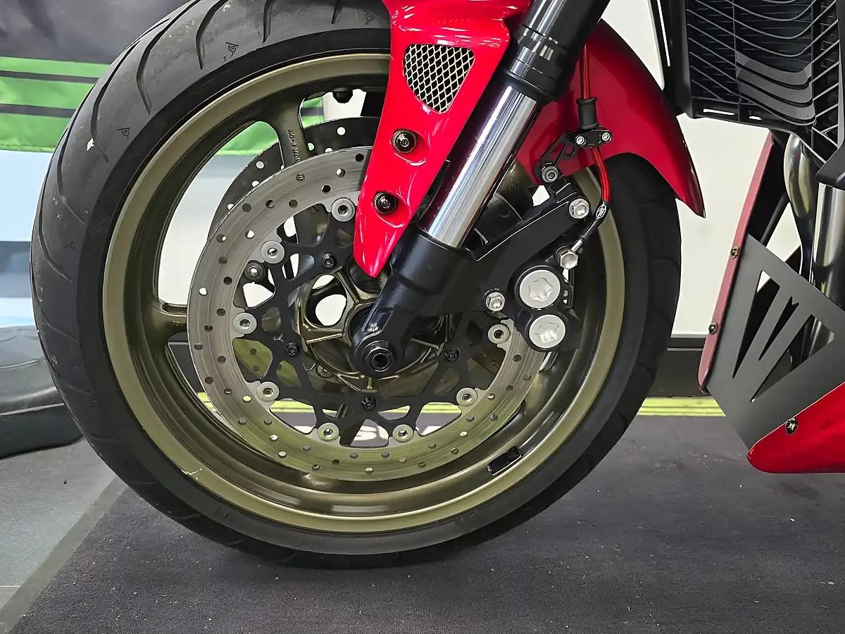Used 2008 Yamaha FZ1 Fazer Red - Interior and Exterior details 13
