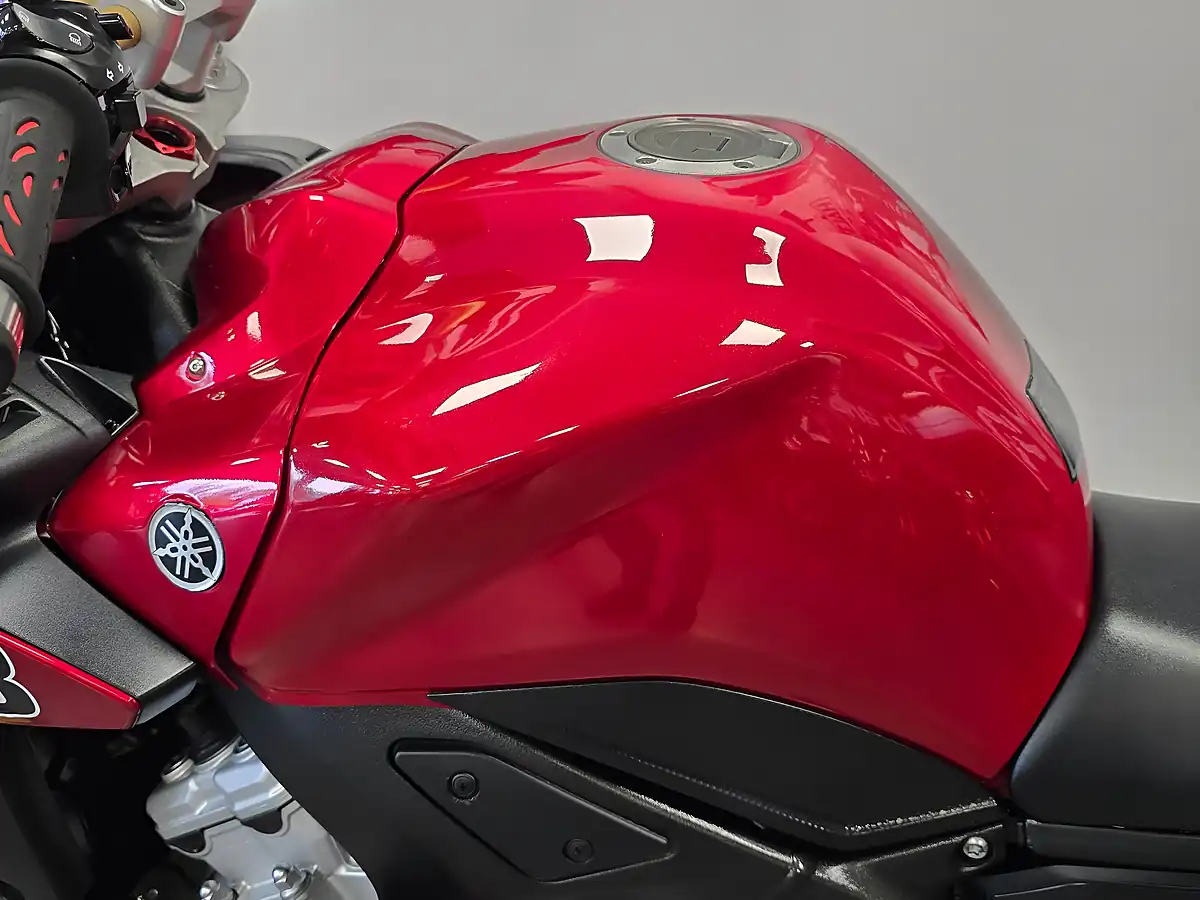 Used 2008 Yamaha FZ1 Fazer Red - Interior and Exterior details 16