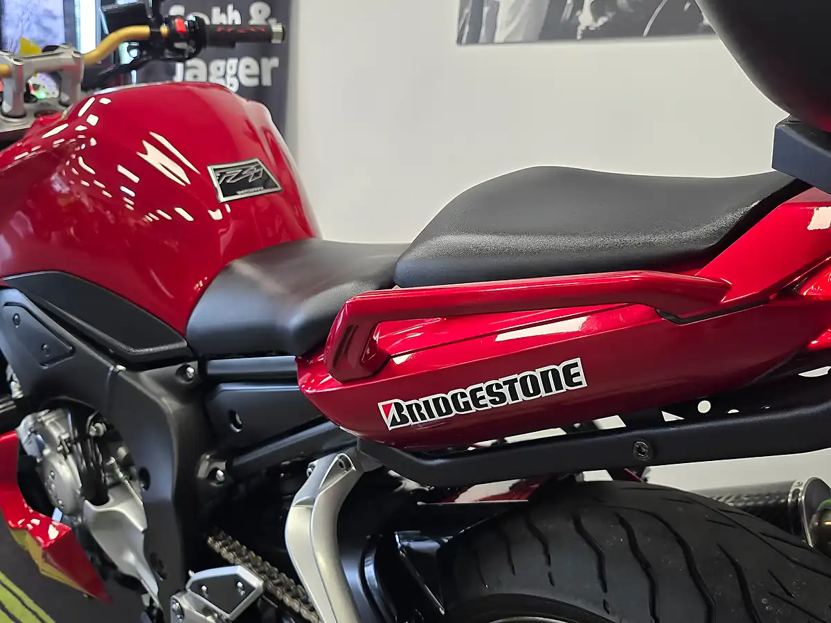 Used 2008 Yamaha FZ1 Fazer Red - Interior and Exterior details 18