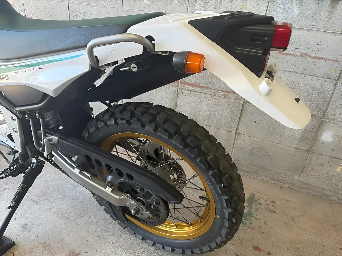 Used 2008 Yamaha Serow White - Interior and Exterior details 12