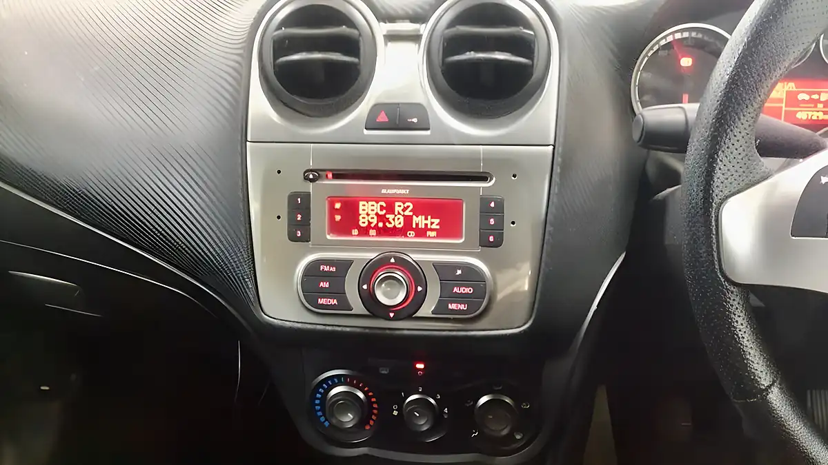 Used 2009 Alfa Romeo Mito Lusso Red - Interior and Exterior details 11