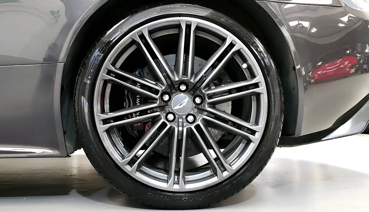 Used 2009 Aston Martin Dbs Coupe Quantum Silver - Interior and Exterior details 14