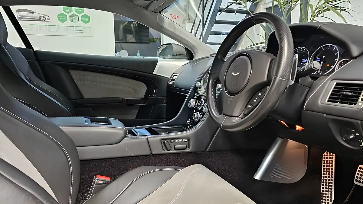 Used 2009 Aston Martin Dbs Coupe Quantum Silver - Interior and Exterior details 15