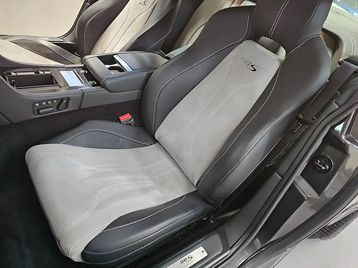 Used 2009 Aston Martin Dbs Coupe Quantum Silver - Interior and Exterior details 20