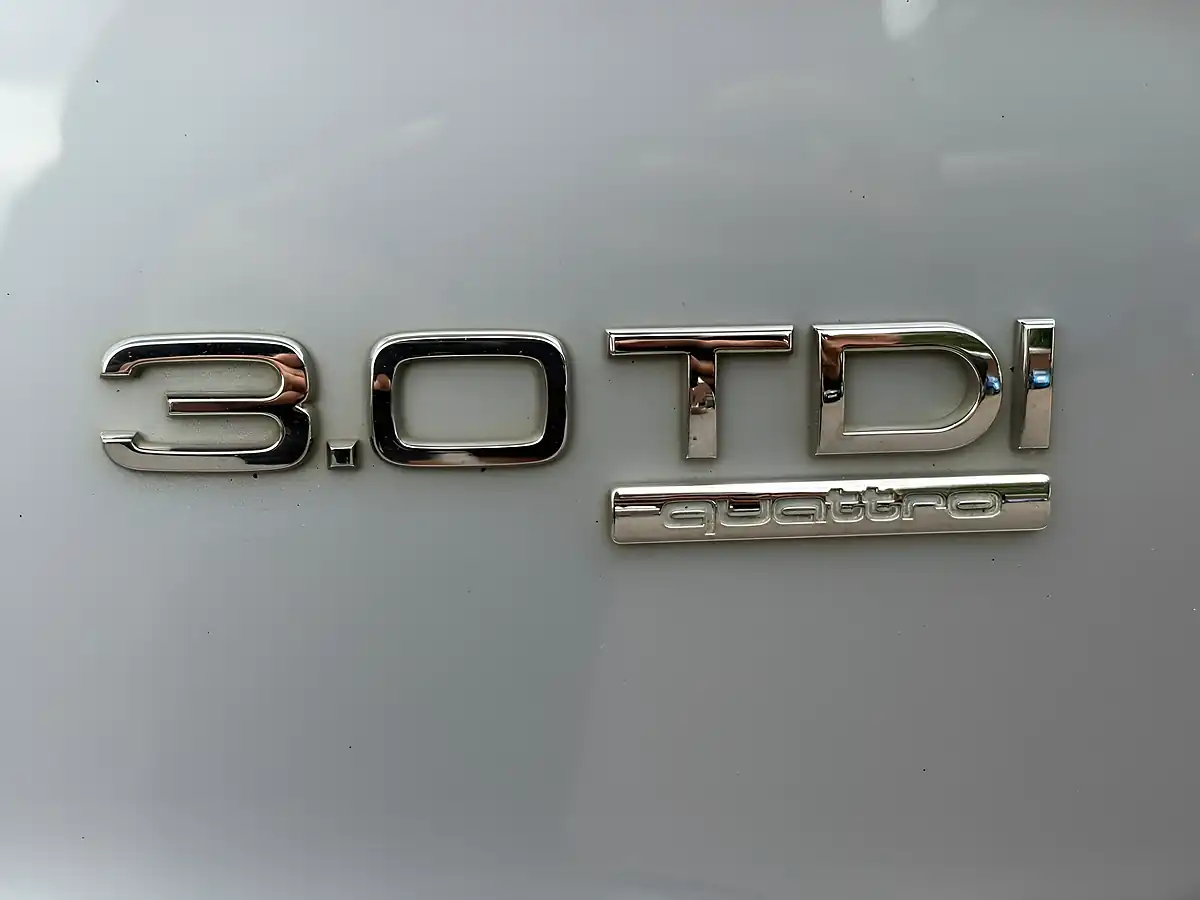 Used 2009 Audi Q5 S Line Silver - Interior and Exterior details 10