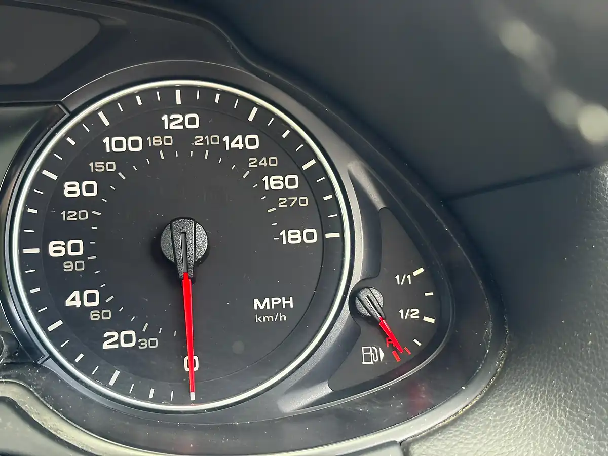 Used 2009 Audi Q5 S Line Silver - Interior and Exterior details 13