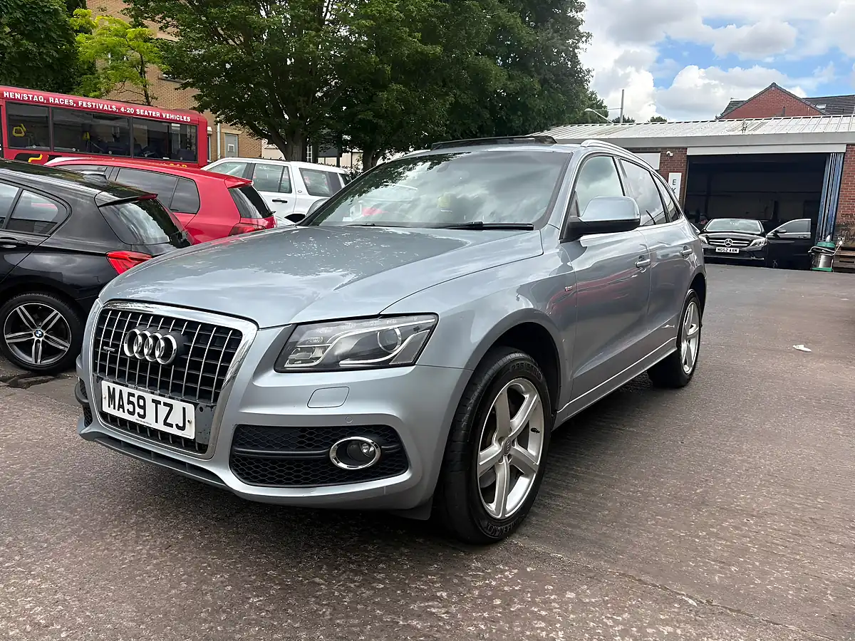 Used 2009 Audi Q5 S Line Silver - Interior and Exterior details 5