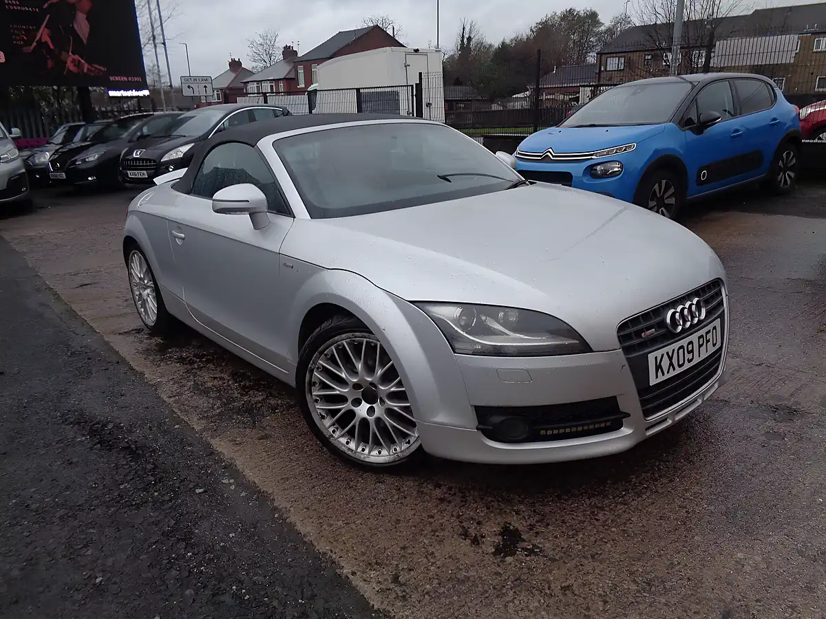 Used 2009 Audi Tt Roadster S Tronic Euro 4 Silver - Interior and Exterior details 2