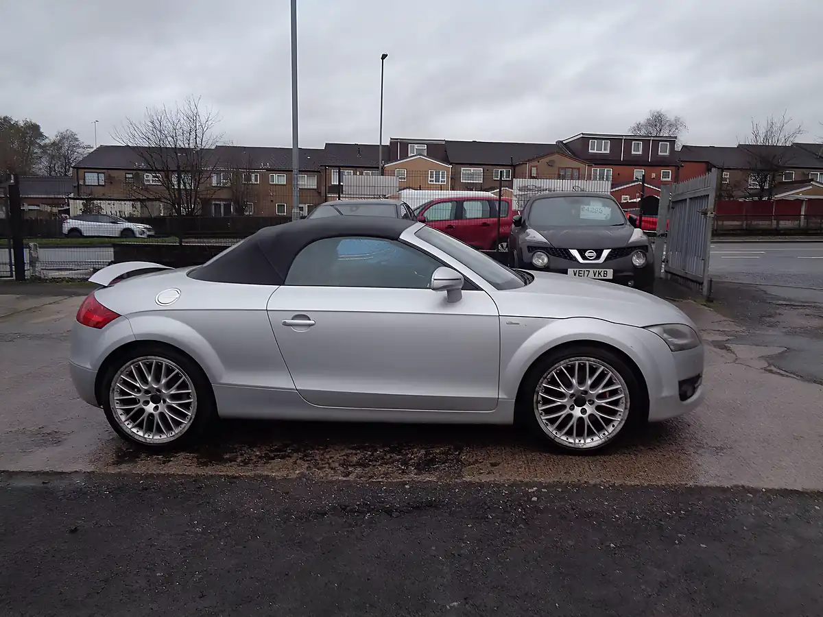Used 2009 Audi Tt Roadster S Tronic Euro 4 Silver - Interior and Exterior details 6