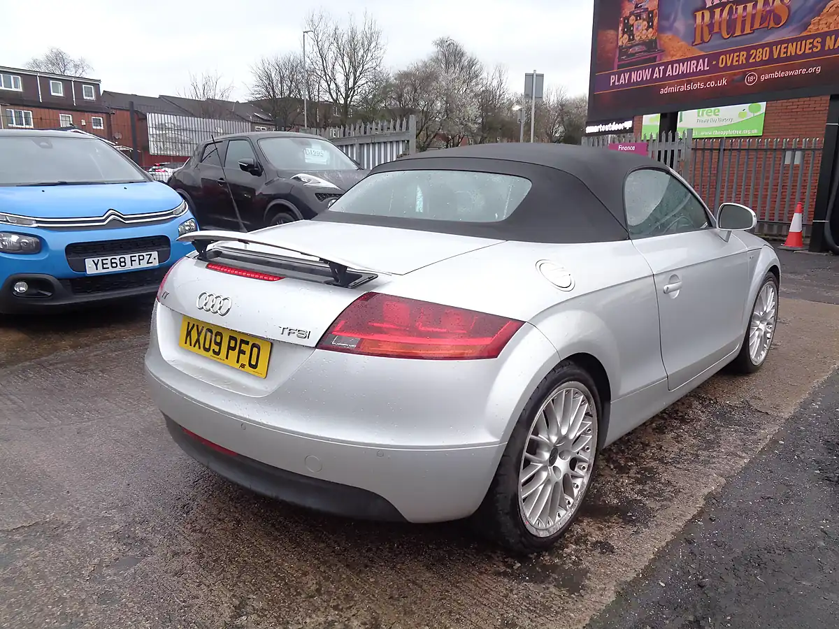 Used 2009 Audi Tt Roadster S Tronic Euro 4 Silver - Interior and Exterior details 7